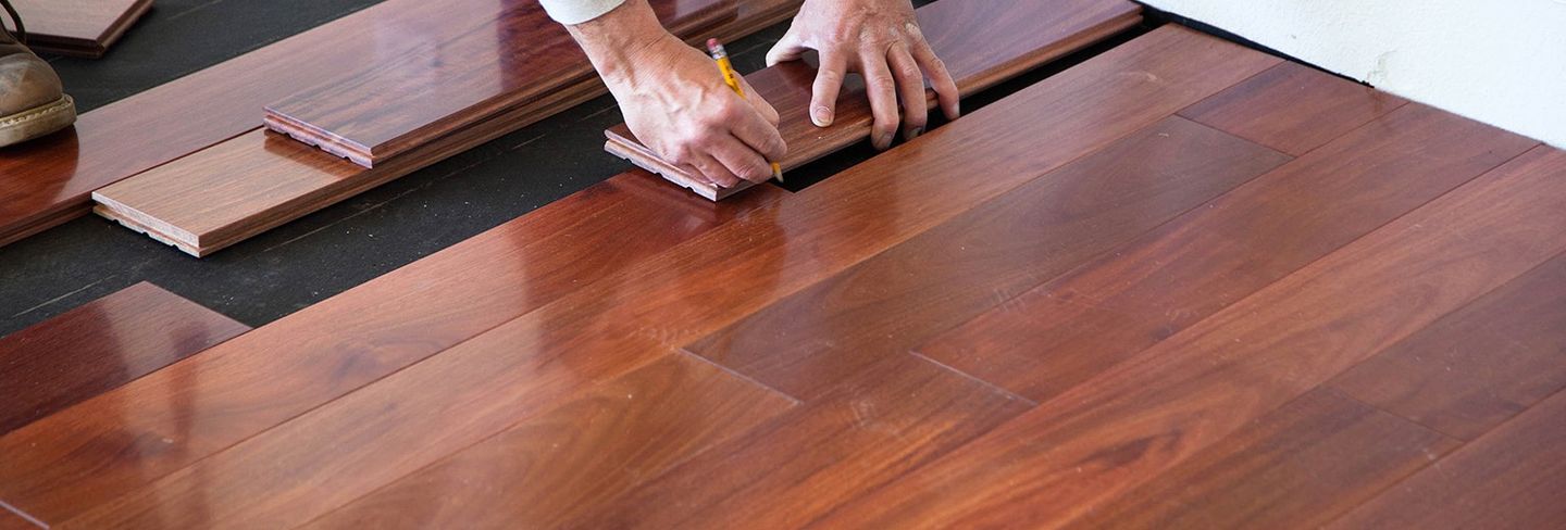 Laminate Flooring Cost per Sq Ft (avg prices) & Pro Tips